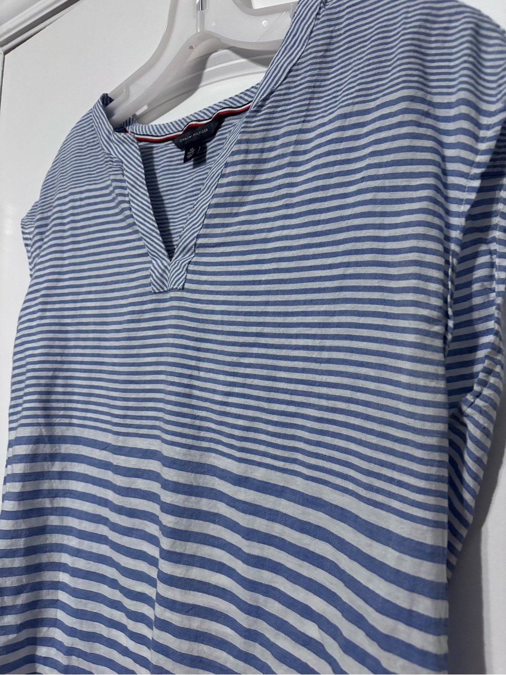 Tommy Hilfiger 100% Cotton Blue & White Striped V-Neck Top Size XS - Picture 5 of 10